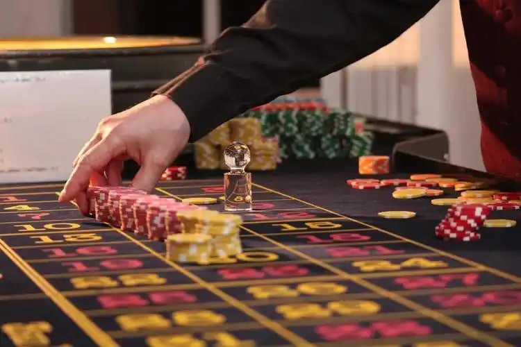 mmk111 Online Slots နှင့် Casino ဂိမ်းများ နှိုင်းယှဉ်ချက်